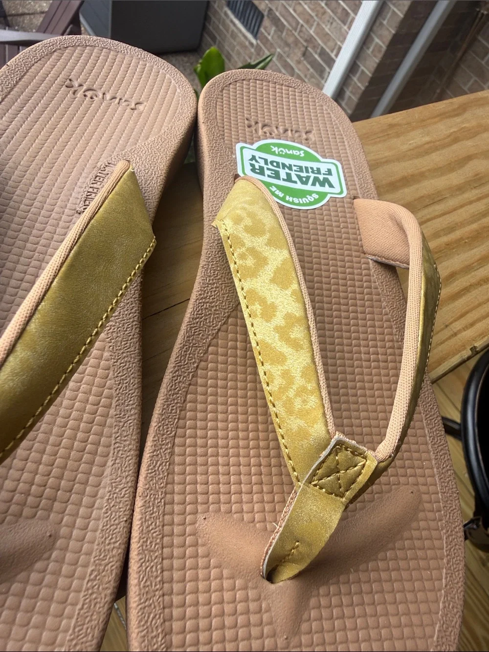 Sanuk Cosmic Shores Leopard Print Flip Flops Size 7